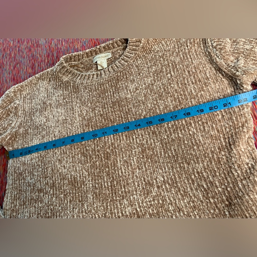 3/$20 Cynthia Rowley Crew Neck Sweater Plush Knit - Picture 5 of 13